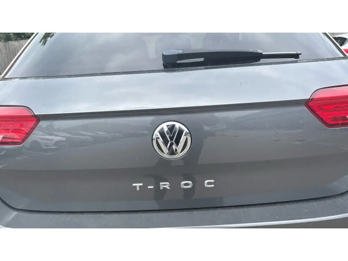 2019-volkswagen-t-roc-15-tsi-se-dsg-big-20