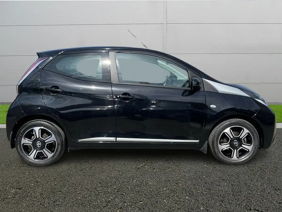 2015-toyota-aygo-10-vvt-i-x-clusiv-5d-big-7