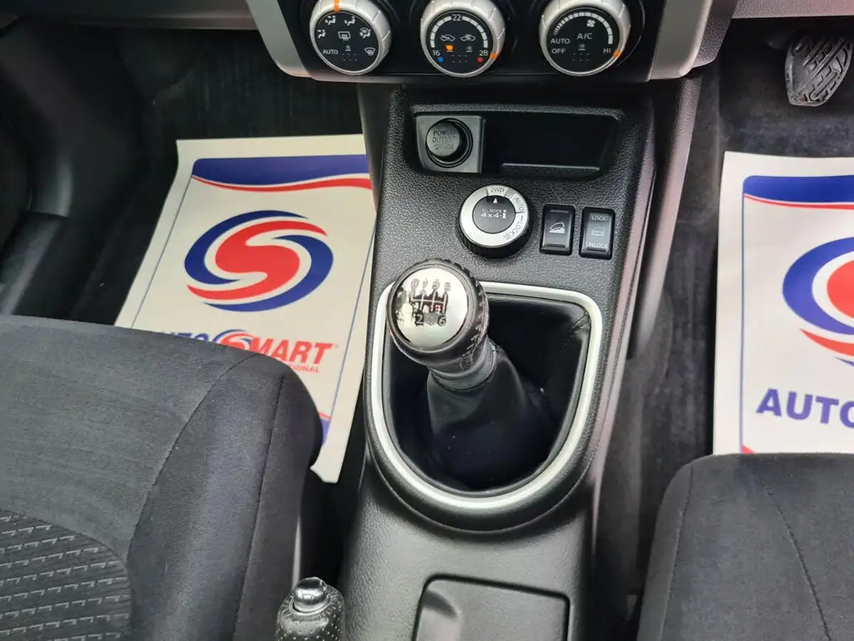 2014-nissan-x-trail-20td-n-tec-big-37