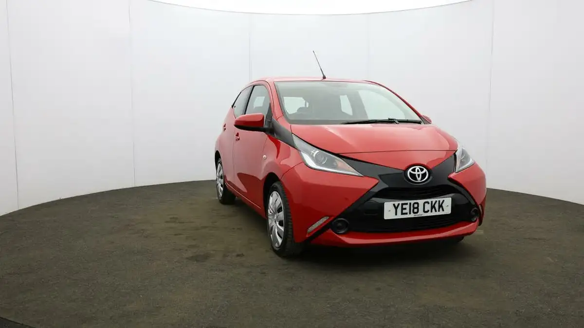 2018-toyota-aygo-10-vvt-i-x-play-71bhp-5d-big-45