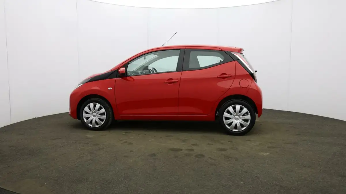 2018-toyota-aygo-10-vvt-i-x-play-71bhp-5d-big-69