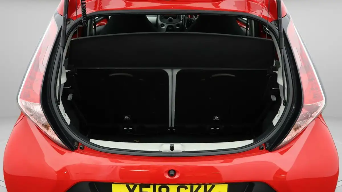 2018-toyota-aygo-10-vvt-i-x-play-71bhp-5d-big-17