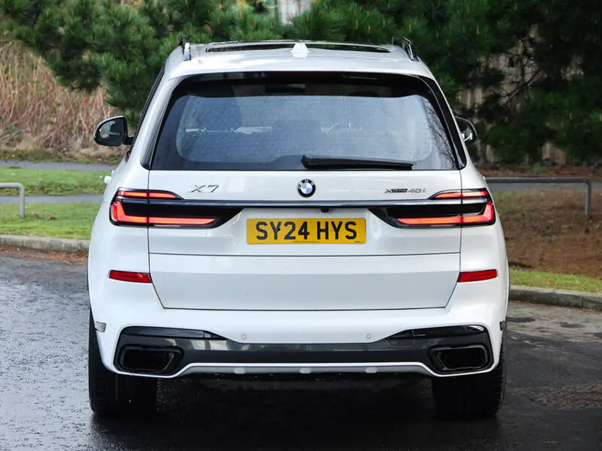 2024-bmw-x7-30-xdrive40i-m-sport-big-14