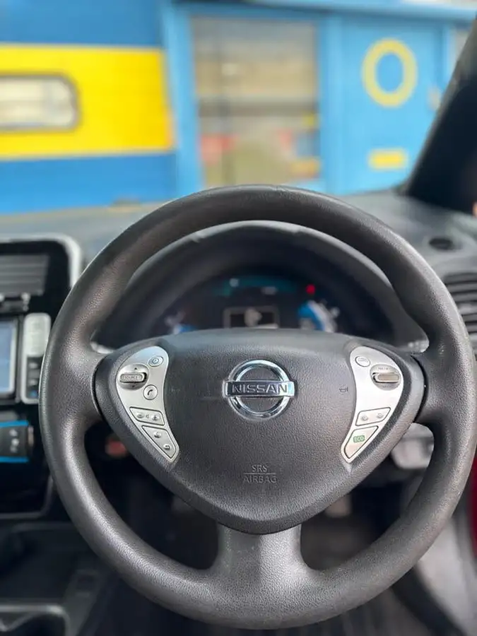 2014-nissan-leaf-e-acenta-big-68