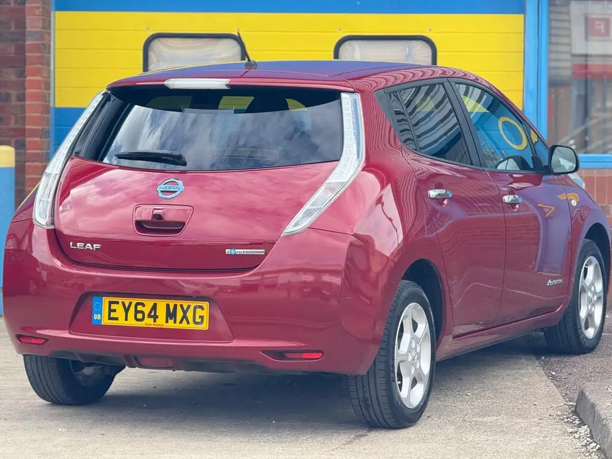 2014-nissan-leaf-e-acenta-big-44
