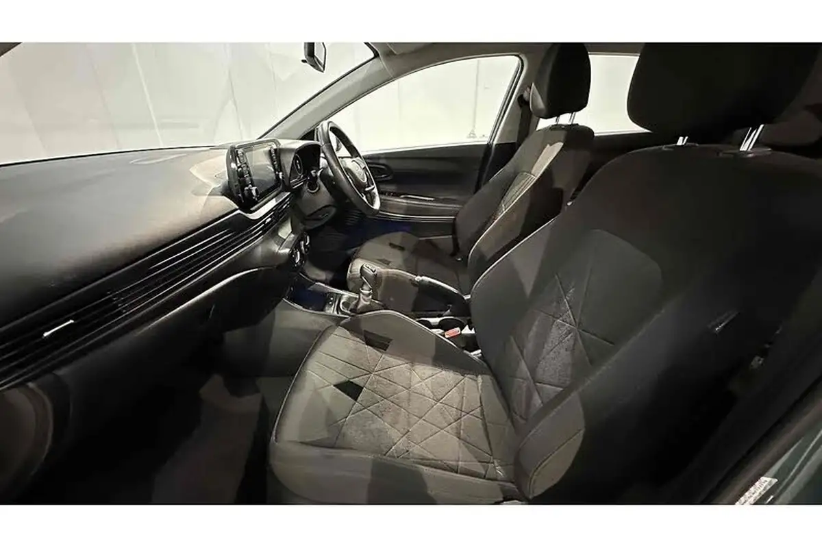 2022-hyundai-bayon-10-t-gdi-se-connect-big-19