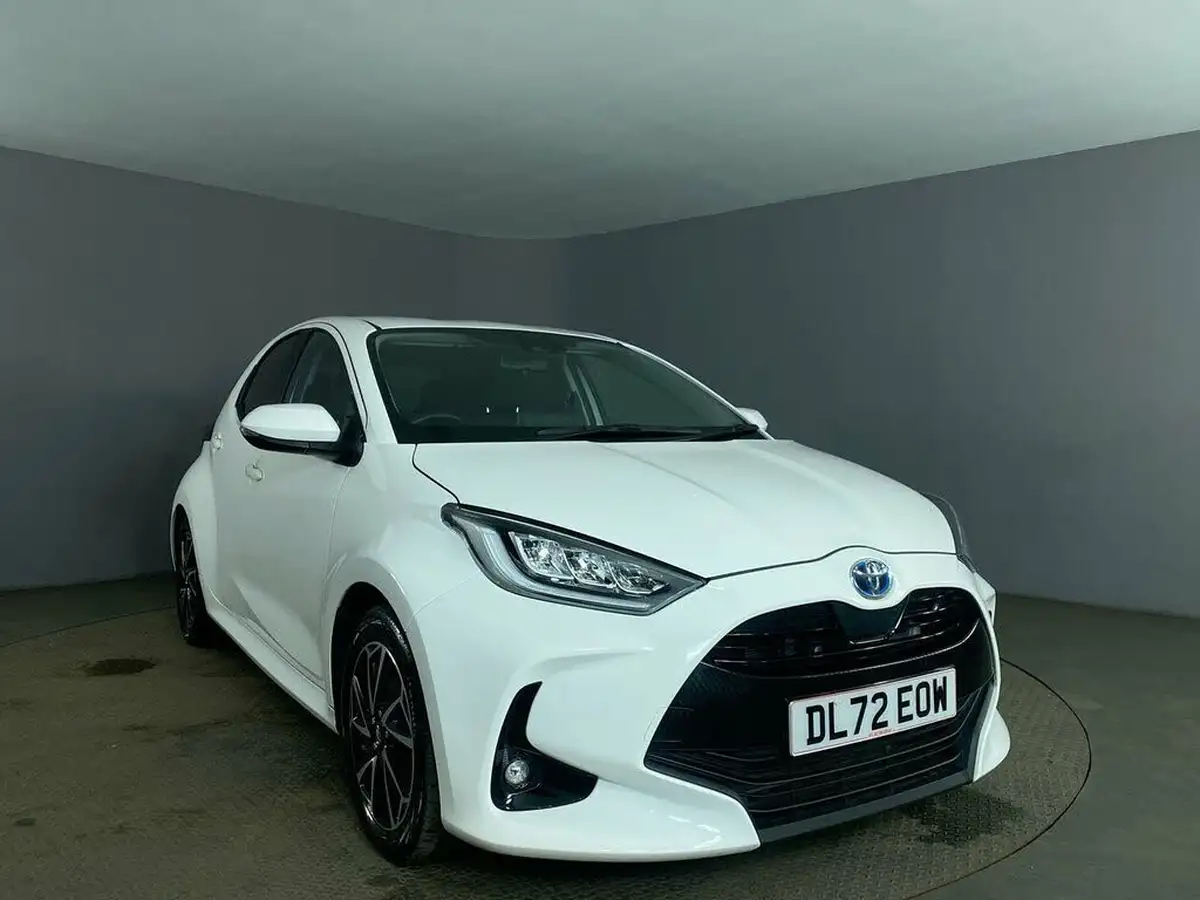 2023-toyota-yaris-15-vvt-i-design-big-1