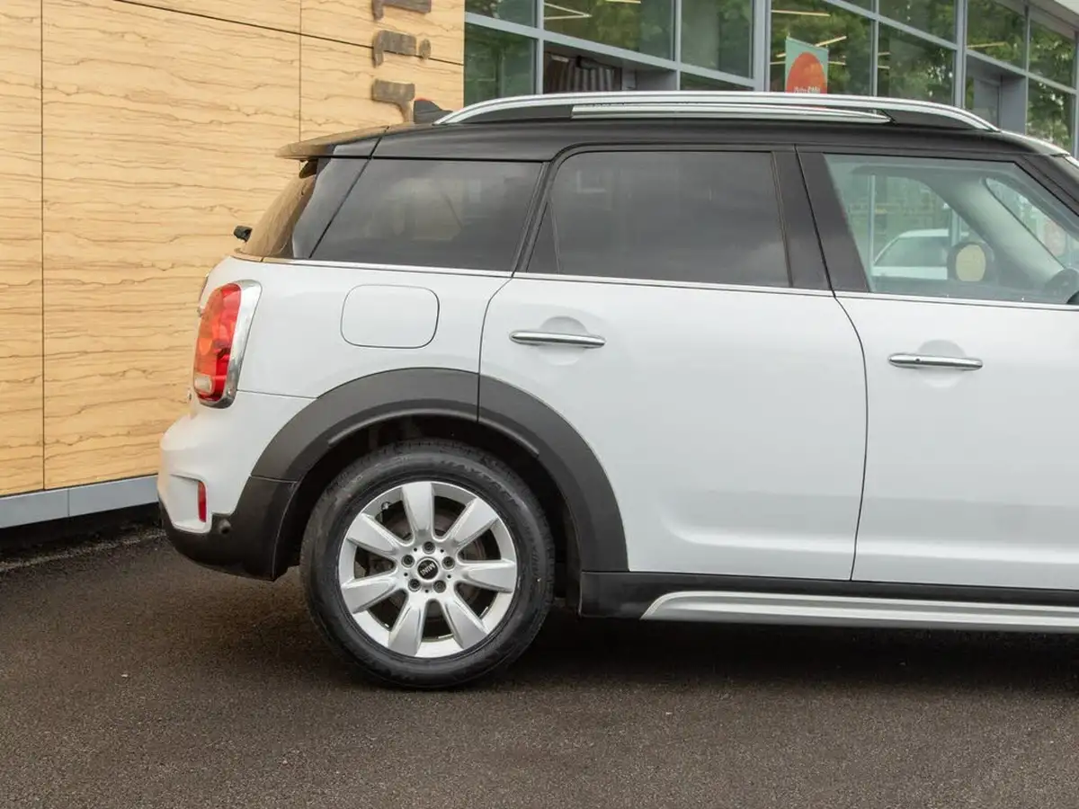 2019-mini-countryman-15-cooper-classic-big-6