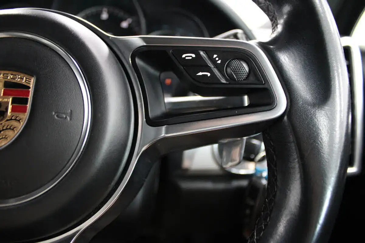 2016-porsche-cayenne-30td-big-17