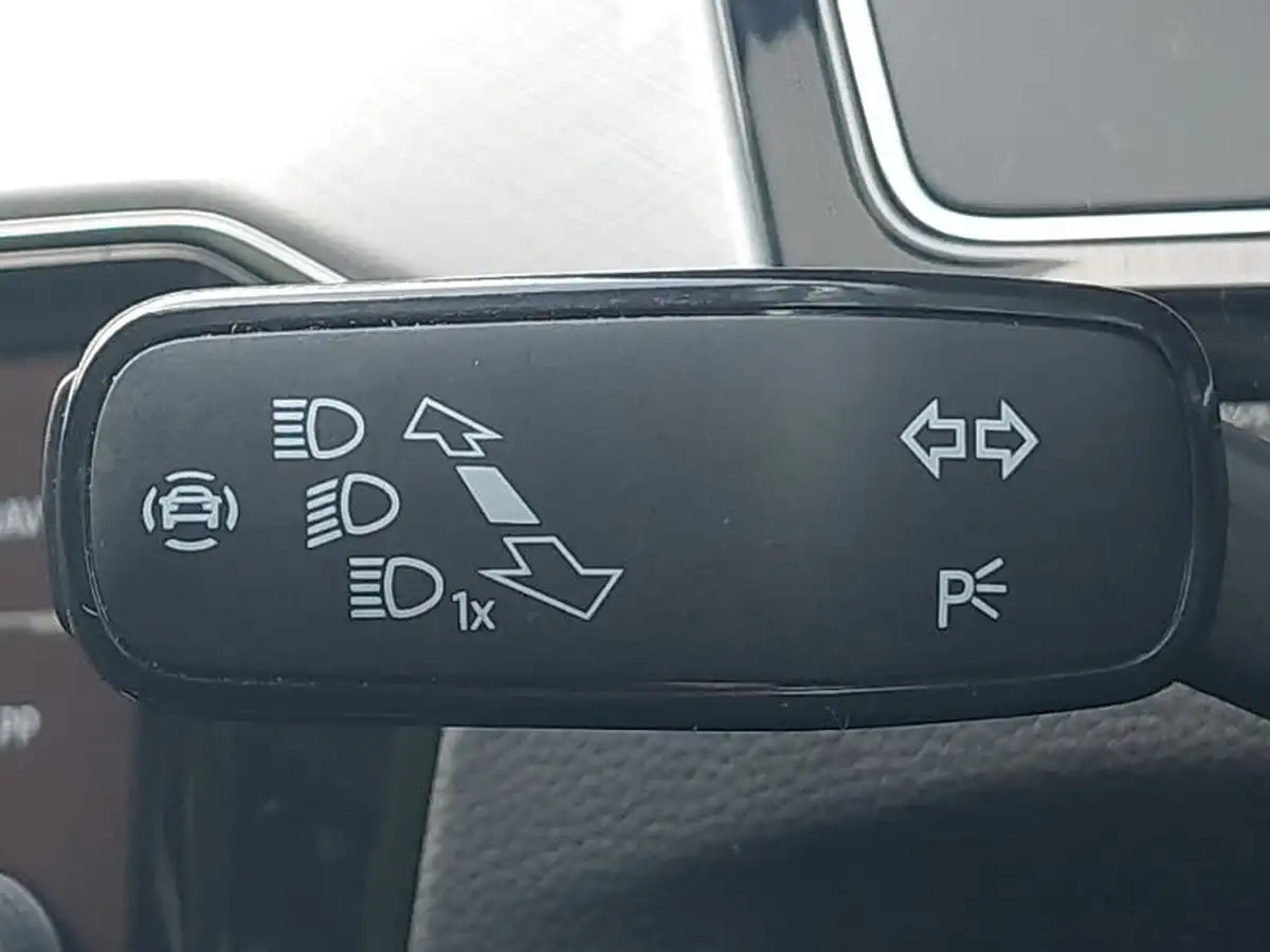 2022-volkswagen-passat-14-tsi-gte-estate-5d-big-11