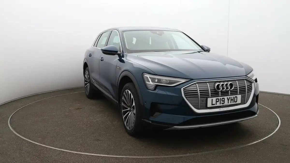 2019-audi-e-tron-55e-big-37