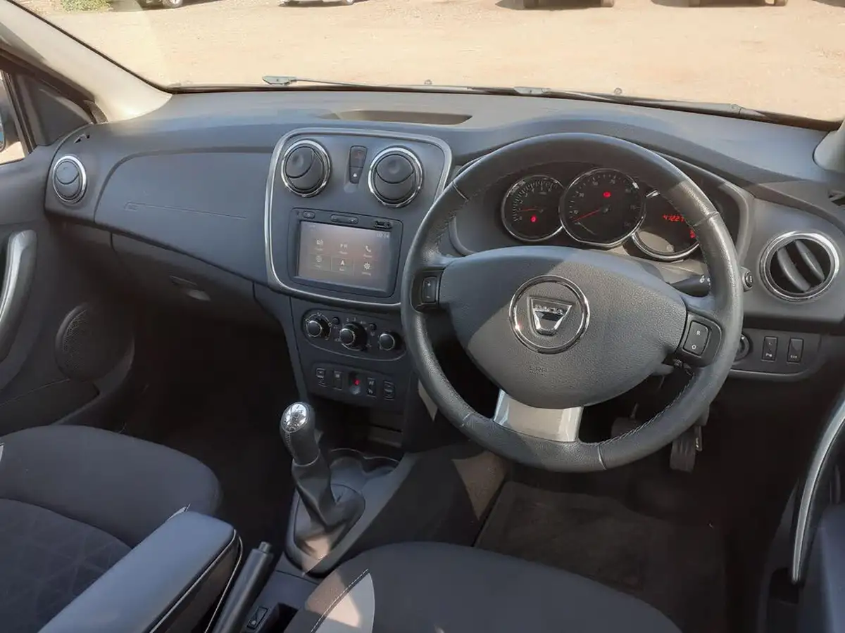 2016-dacia-sandero-stepway-09-tce-laureate-big-10
