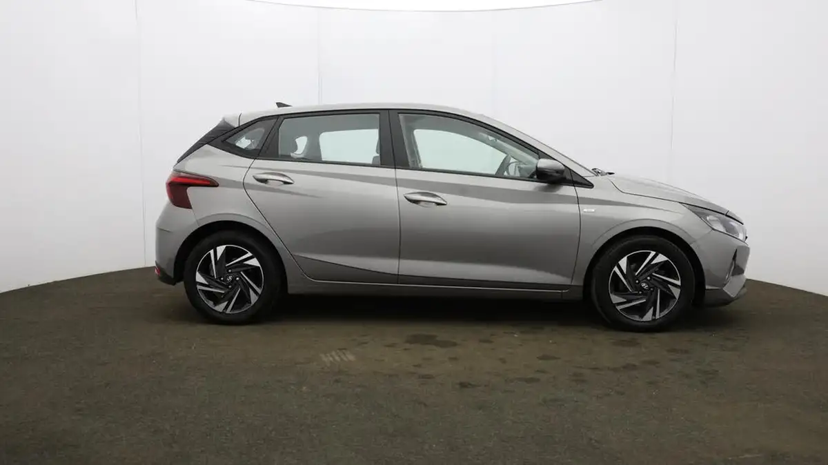2022-hyundai-i20-10-t-gdi-se-connect-eclutch-imt-big-52