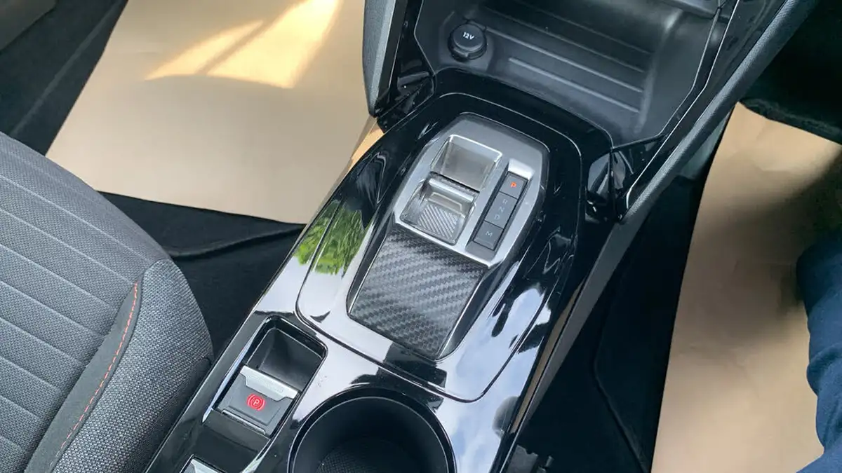 2022-peugeot-208-12-puretech-active-premium-100bhp-eat8-big-19