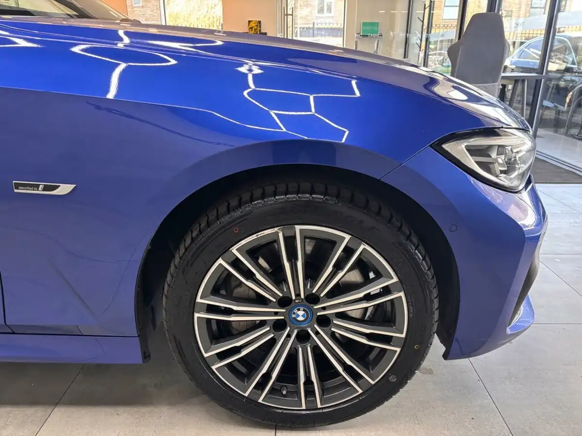 2021-bmw-3-series-20-330e-xdrive-m-sport-touring-5d-big-27