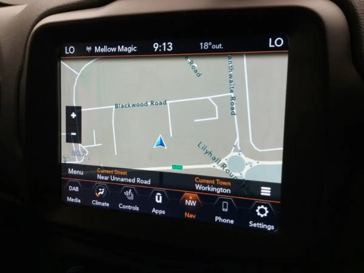 2018-jeep-renegade-13-gse-limited-big-18