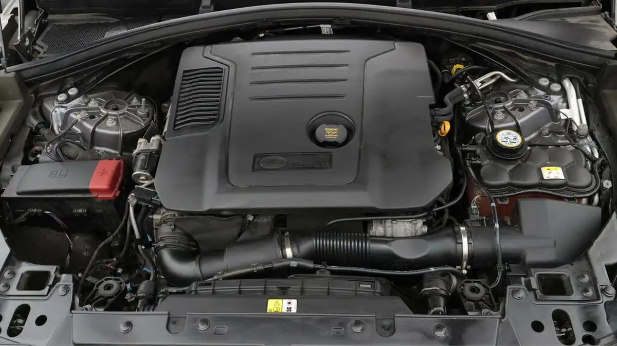 2022-land-rover-range-rover-velar-20-d200-velar-big-19