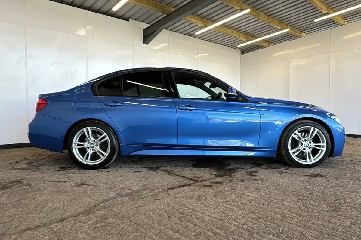 2018-bmw-3-series-20-330e-m-sport-big-6