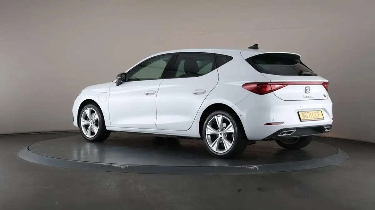 2021-seat-leon-14-e-hybrid-fr-hatchback-big-74