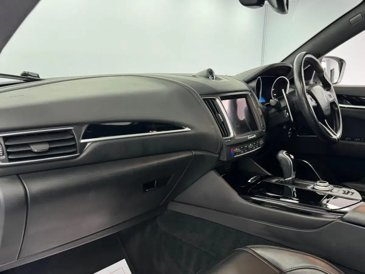2018-maserati-levante-30-s-gransport-nerissimo-pack-ss-big-46