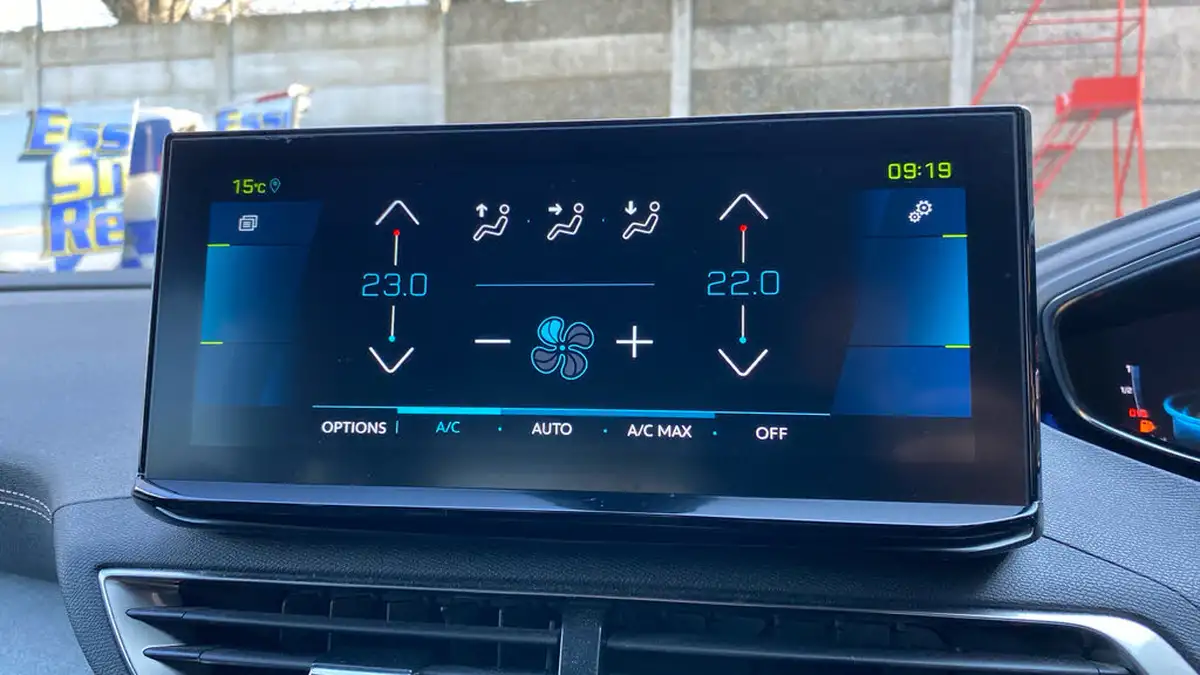 2022-peugeot-3008-suv-16-puretech-gt-premium-300bhp-4wd-hybrid4-e-eat8-big-42