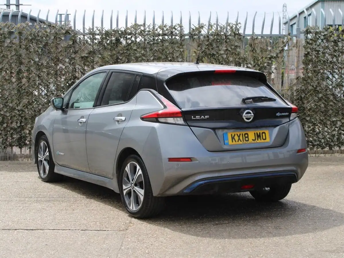 2018-nissan-leaf-e-n-connecta-big-3