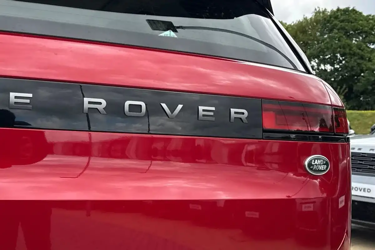 2023-land-rover-range-rover-sport-30-p460e-se-big-30