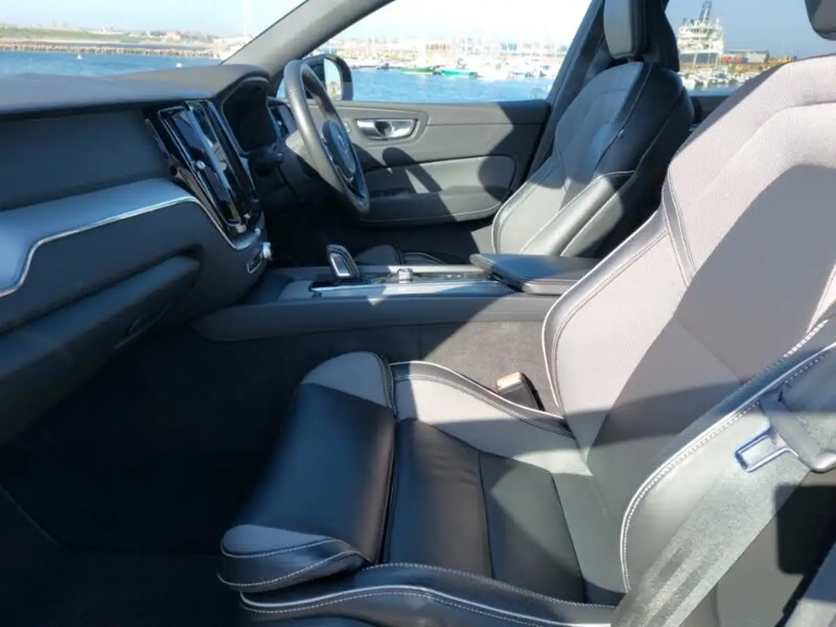 2021-volvo-xc60-20-t6-r-design-350bhp-plug-in-hybrid-big-4