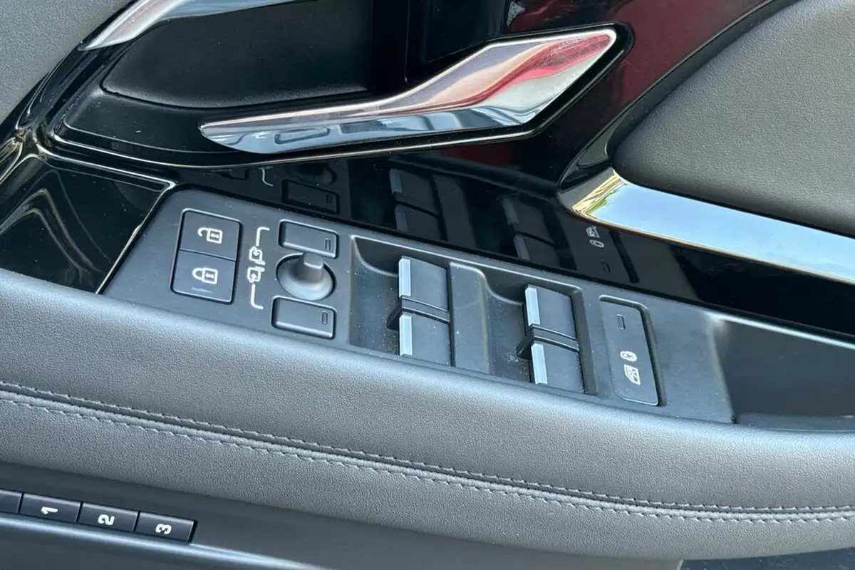 2022-land-rover-range-rover-evoque-20-d200-r-dynamic-hse-big-30
