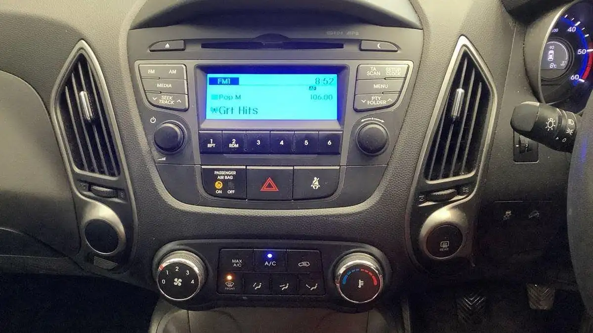 2015-hyundai-ix35-17crdi-s-big-12