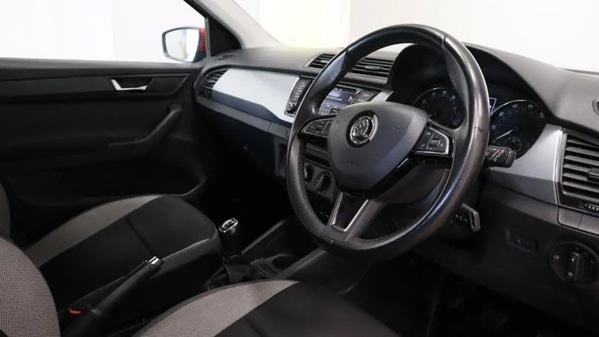 2018-skoda-fabia-10-mpi-se-ss-hatchback-big-4