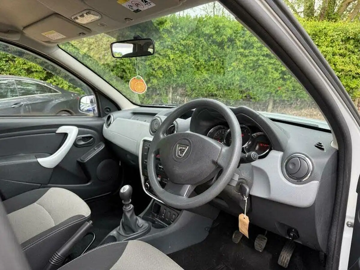 2015-dacia-duster-15dci-ambiance-110bhp-station-wagon-5d-big-9