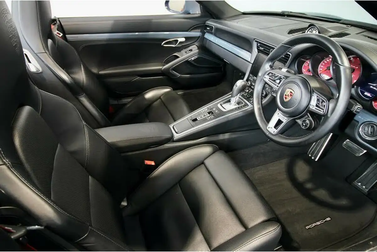 2016-porsche-911-38-turbo-s-cabriolet-big-12