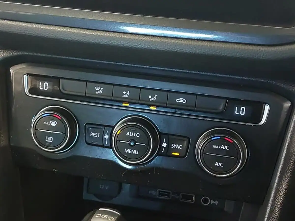 2018-volkswagen-tiguan-20tdi-se-navigation-150ps-scr-4motion-dsg-big-14