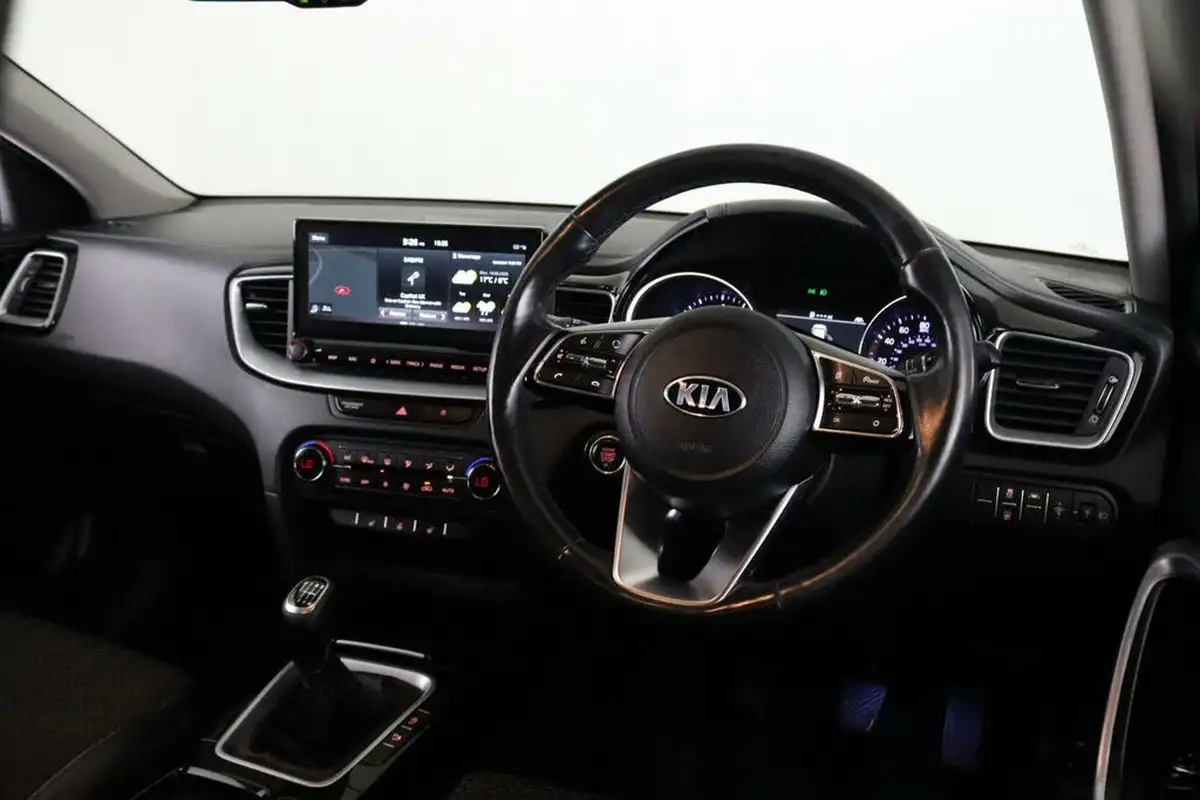 2020-kia-xceed-10-t-gdi-3-big-12