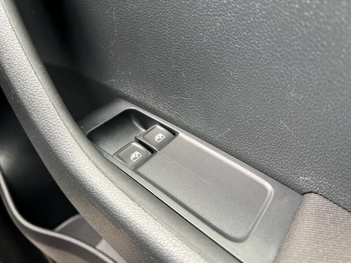 2021-skoda-fabia-10-tsi-se-95ps-estate-big-16