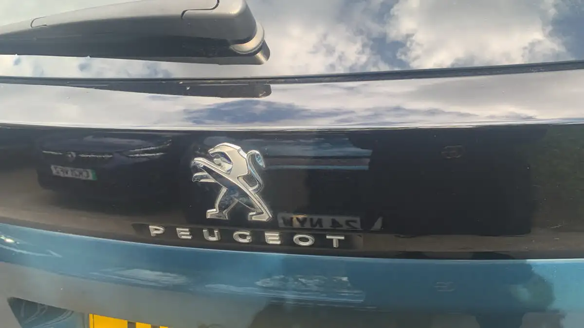 2022-peugeot-3008-suv-16-puretech-gt-premium-300bhp-4wd-hybrid4-e-eat8-big-25