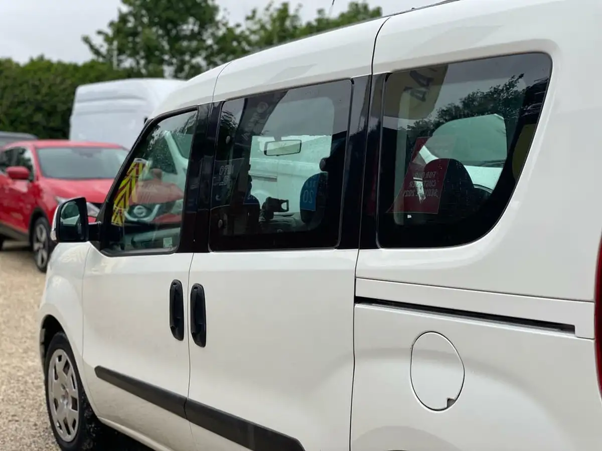 2020-fiat-doblo-cargo-13td-l1h1-tecnico-passenger-big-27