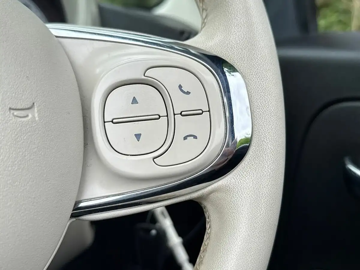 2019-fiat-500c-12-lounge-big-16