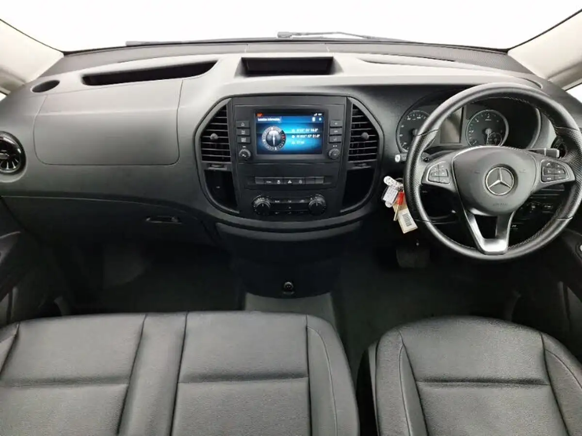 2021-mercedes-benz-vito-20cdi-114-tourer-pro-l3-big-2