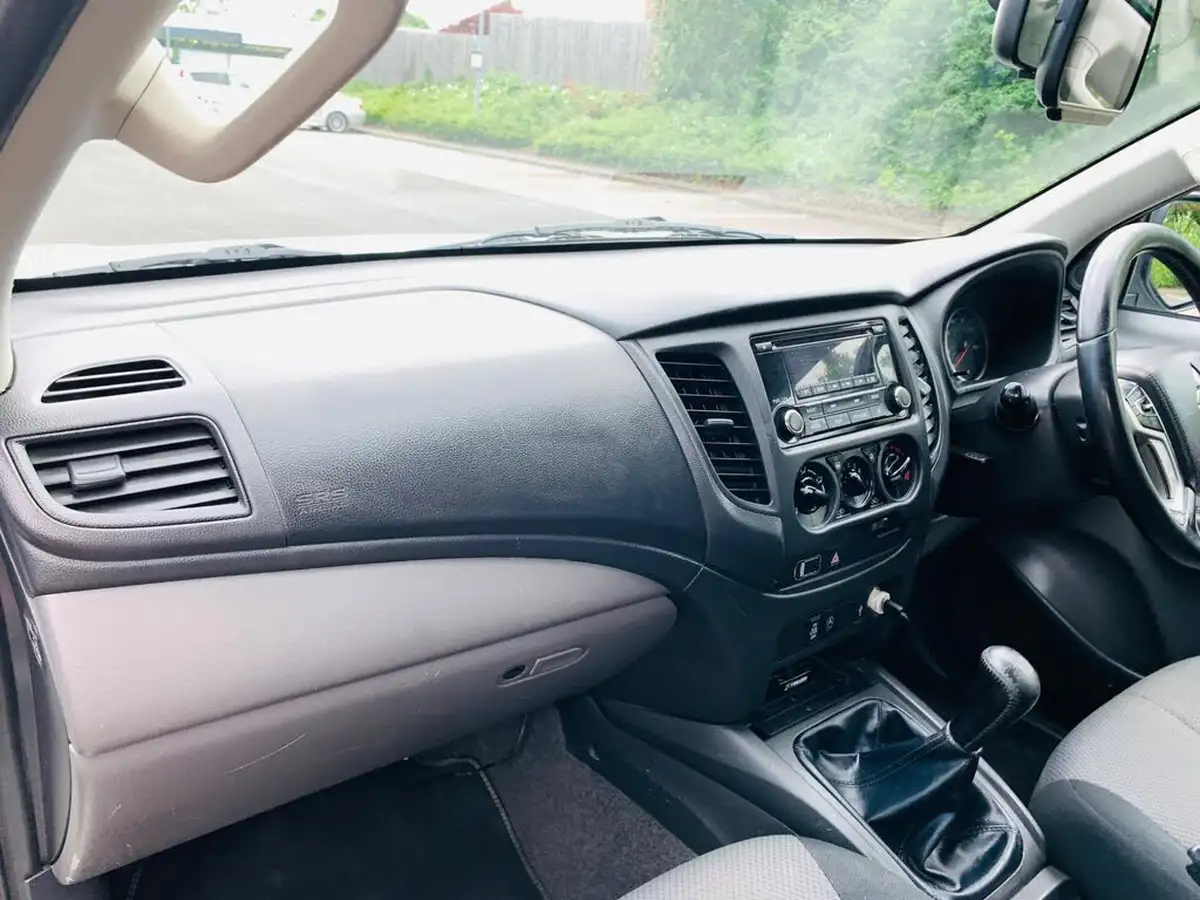 2019-mitsubishi-l200-24di-d-4life-eu6b-double-pickup-big-41