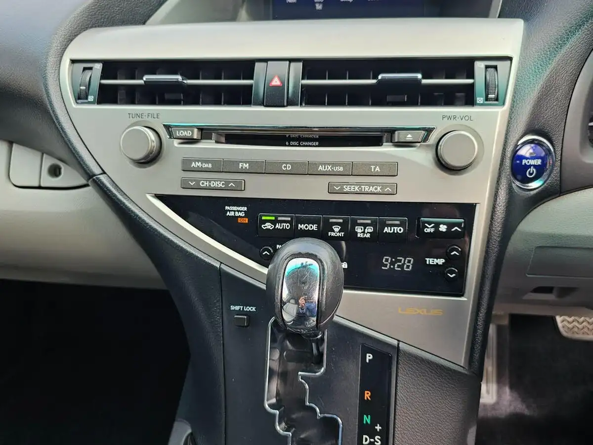 2011-lexus-rx-450h-35-se-i-4x4-big-49