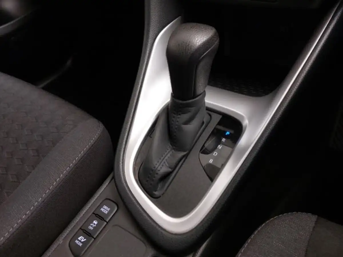 2023-toyota-yaris-15-vvt-i-icon-big-14