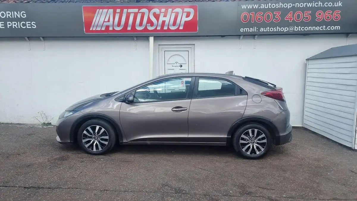 2014-honda-civic-16td-s-hatchback-big-16