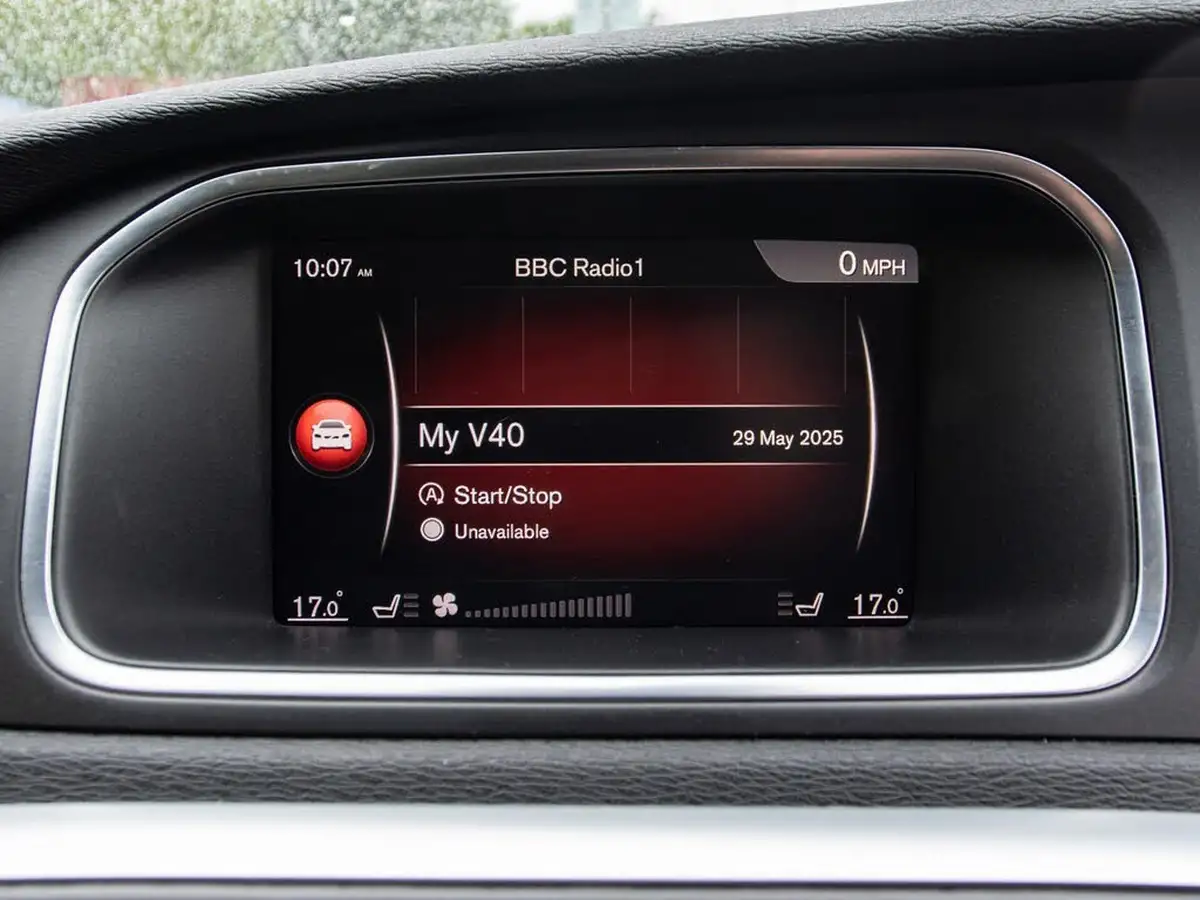 2018-volvo-v40-20td-d3-r-design-pro-big-26