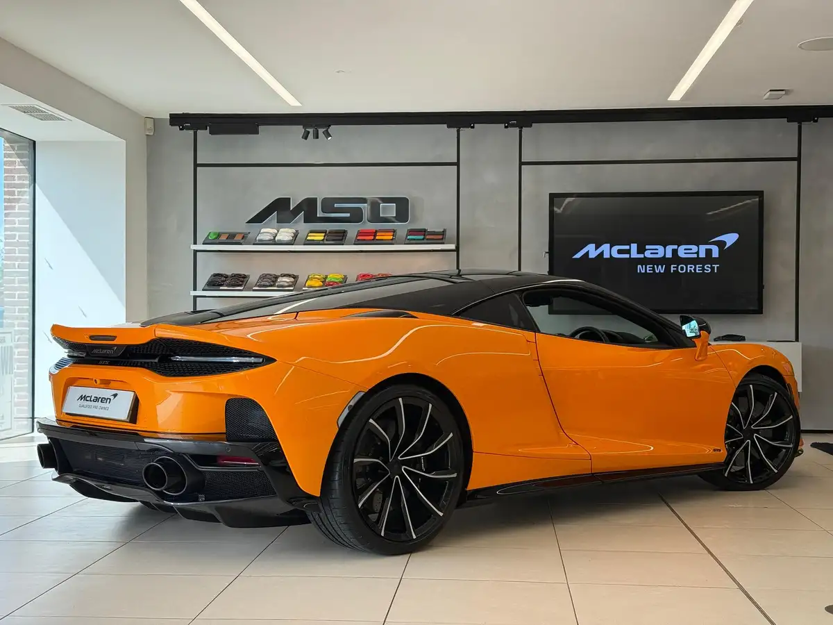 2025-mclaren-gt-40-big-35