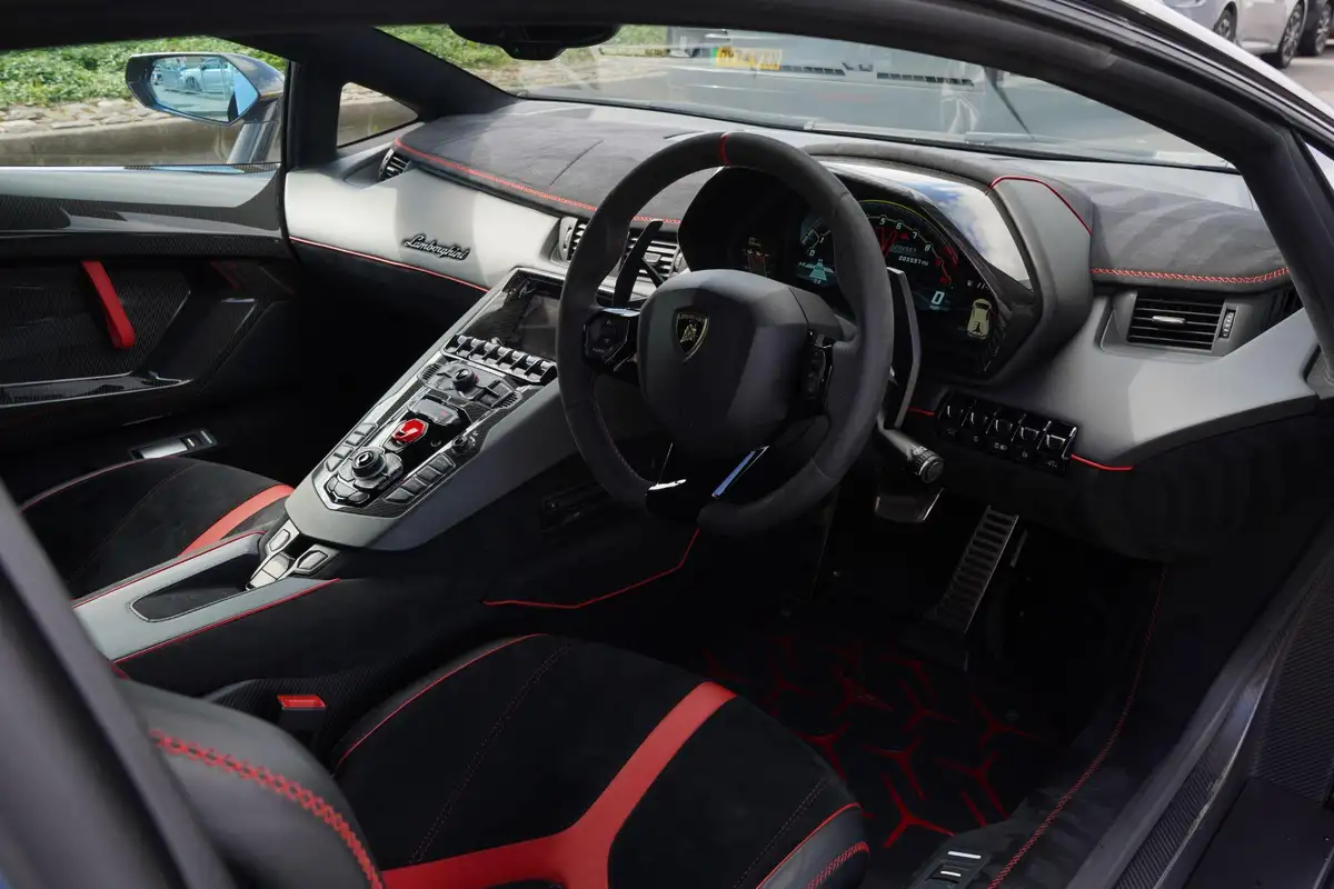 2019-lamborghini-aventador-65-svj-big-16