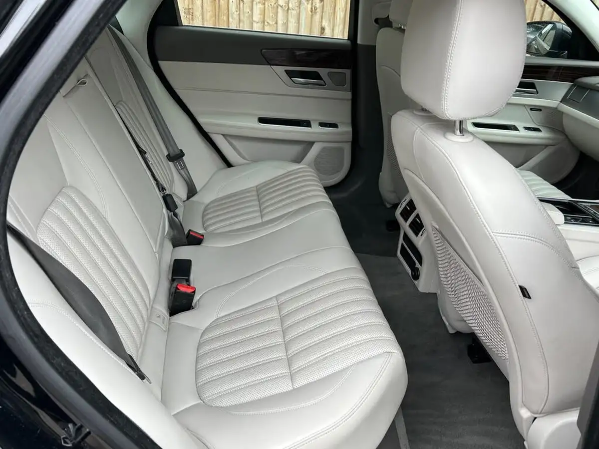 2018-jaguar-xf-20i-portfolio-200ps-saloon-4d-1999cc-big-25