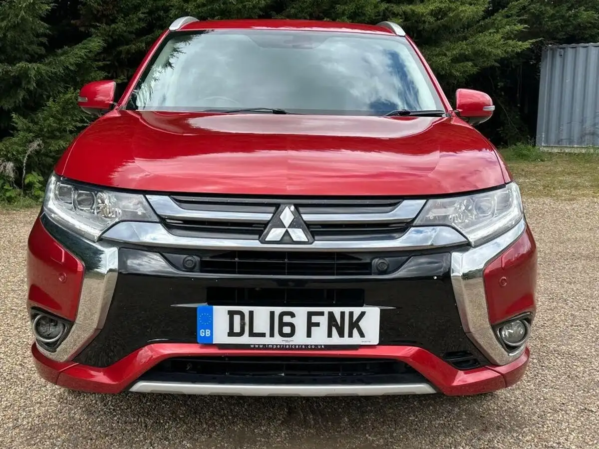 2016-mitsubishi-outlander-20-gx4hs-phev-big-8