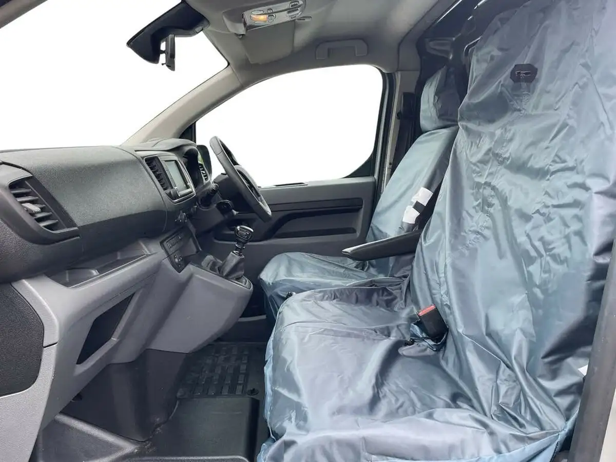 2018-peugeot-expert-20-bluehdi-professional-standard-1400-panel-big-9